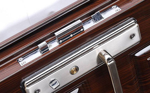 高明24小时上门开锁公司