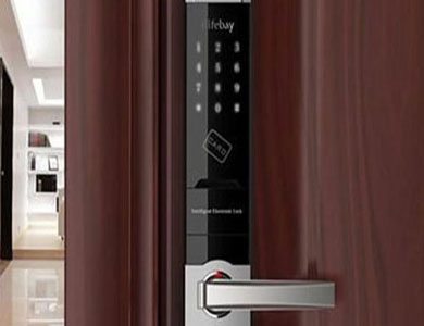 高明24小时上门开锁公司