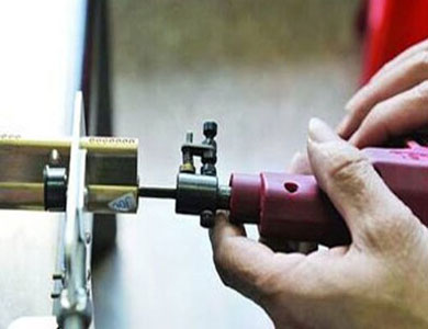 高明24小时上门开锁公司