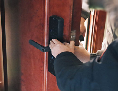高明24小时上门开锁公司